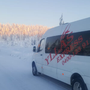 Äkäslompolo - Kittilä: klo 10:00-21:00 välillä lähtevät lennot